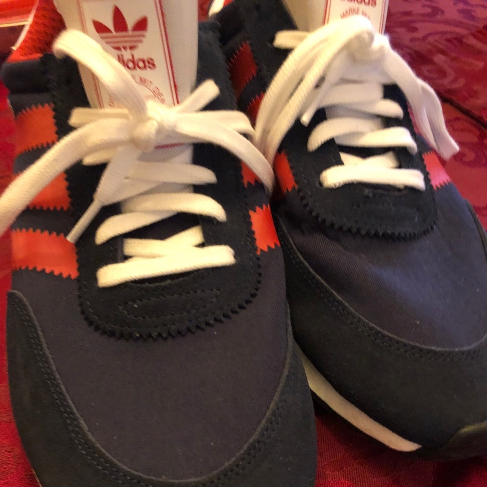 Worn twice Adidas l-5923 men’s sneakers